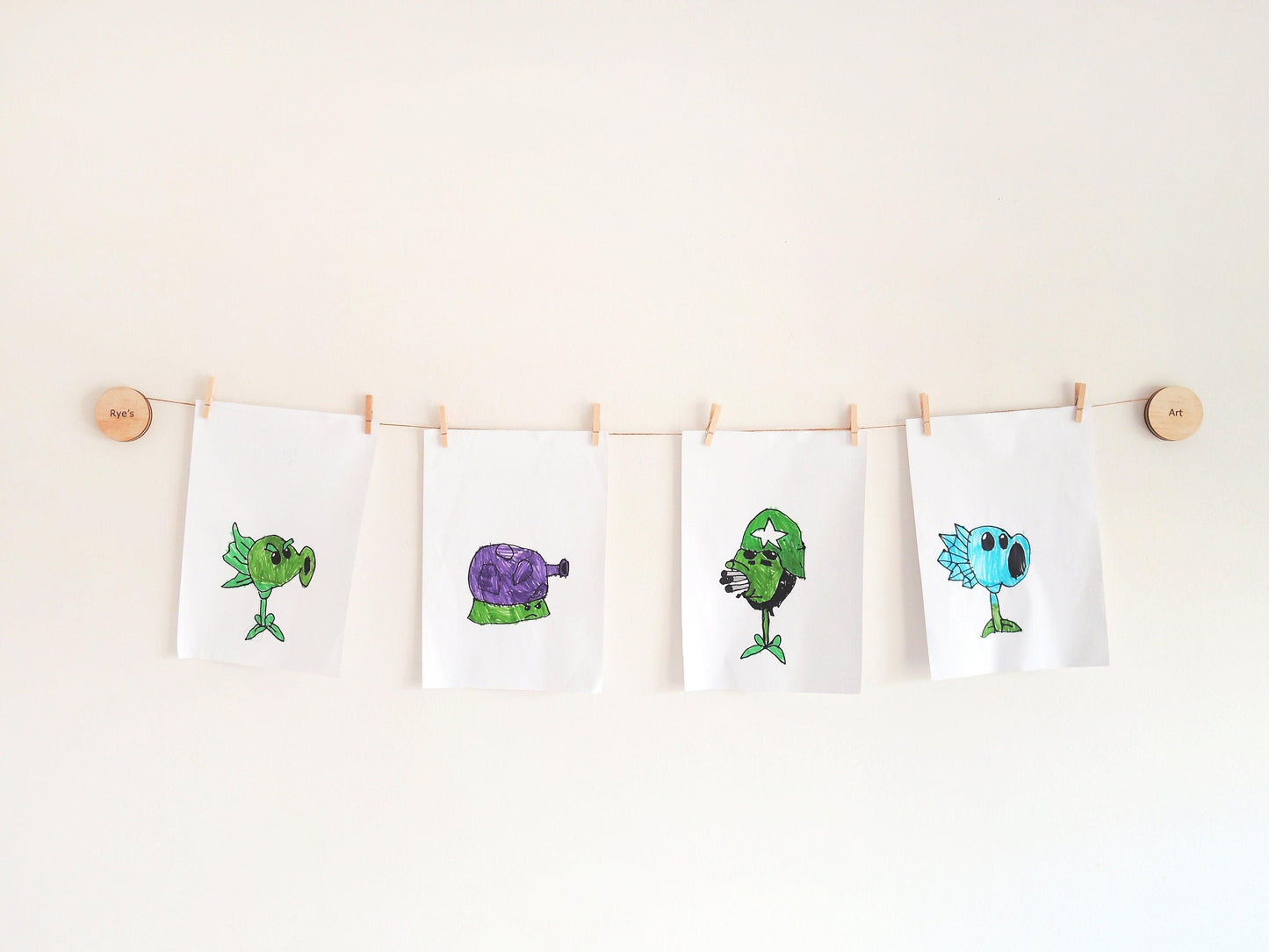 Kids art display hangers - Woodyoubuy