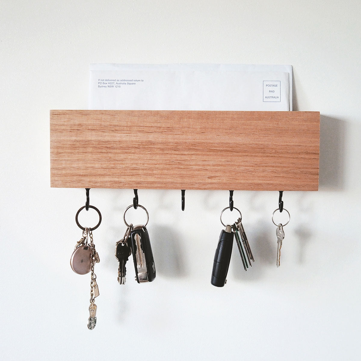 Olixar Wooden Wall Mounted Magnetic Key Holder