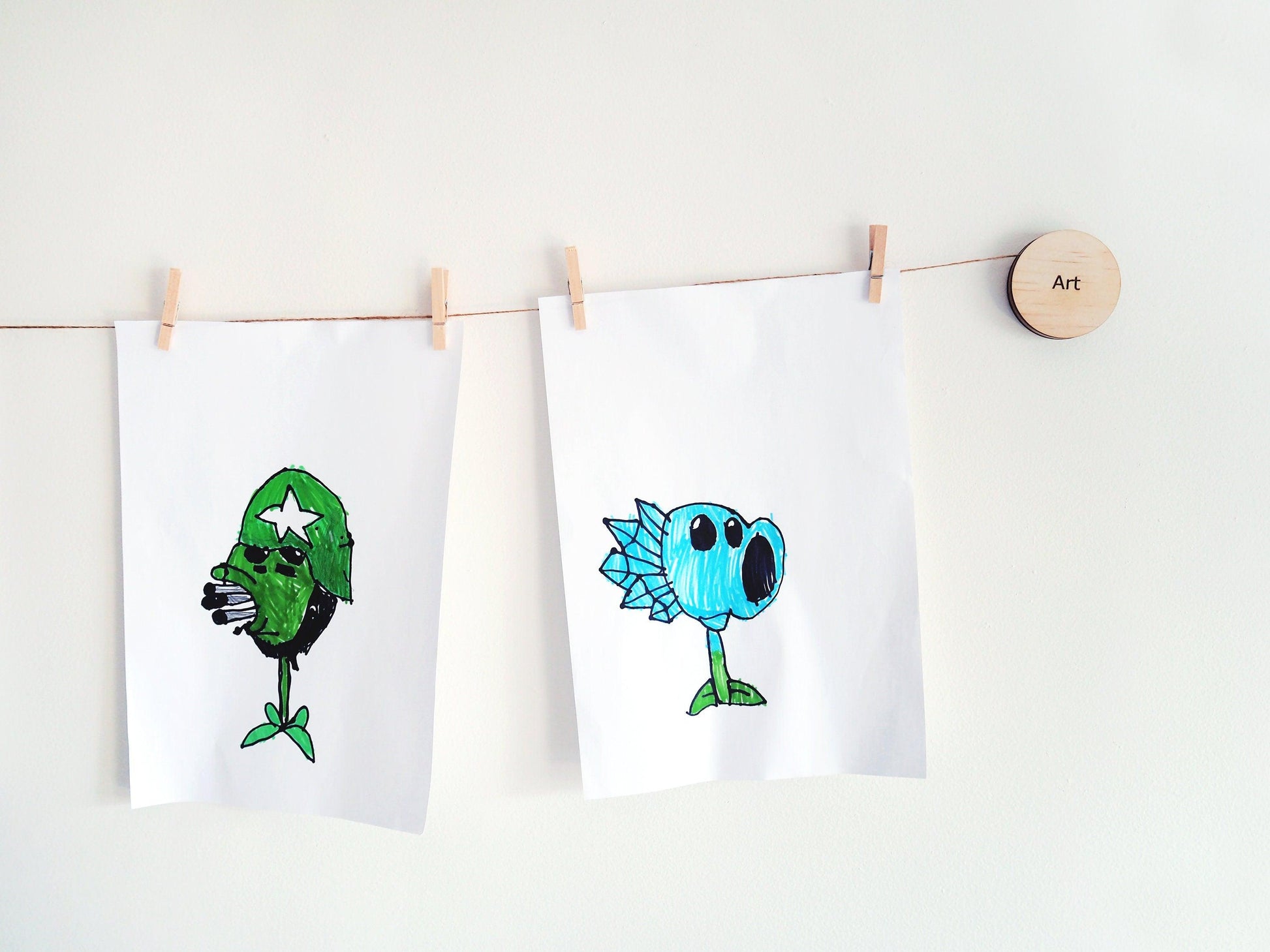 Kids art display hangers - Woodyoubuy