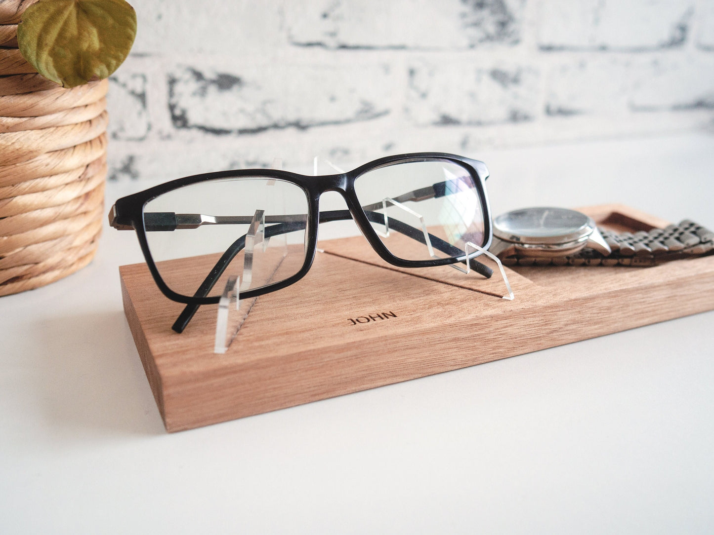 Personalised Eyeglasses Stand with dish tray - Glasses Holder, Personalised Glasses Holder Stand, Eyeglass stand, Fathers Day Gift, Dad gift