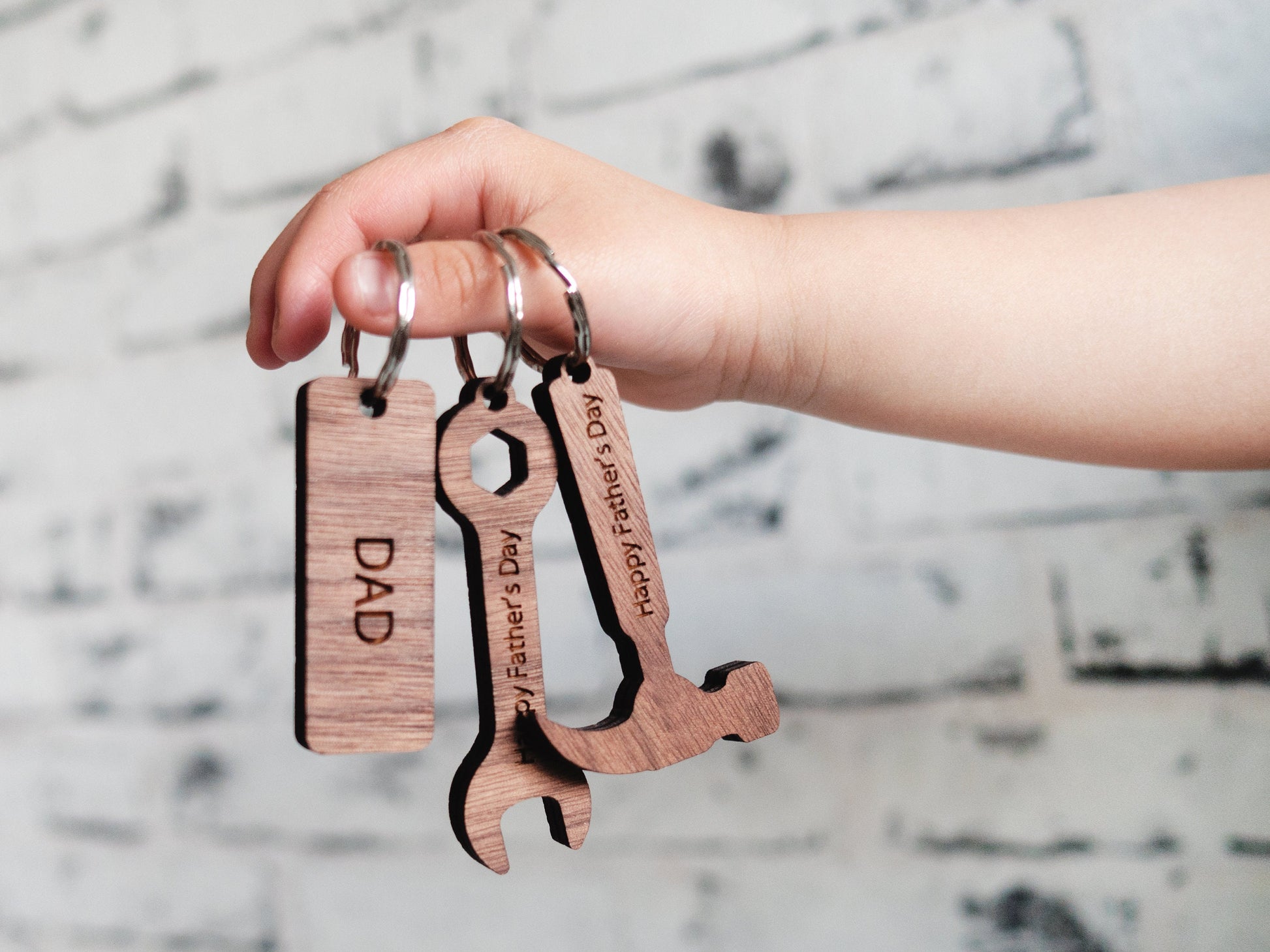 Dad keychain - Fathers day gift,  Personalized keychain for dad, gift for husband, key chain for Fathers day, Engraved Keychain